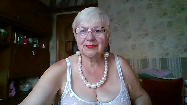 SweetCherry27 online show from July 9, 2026, 4:35 am