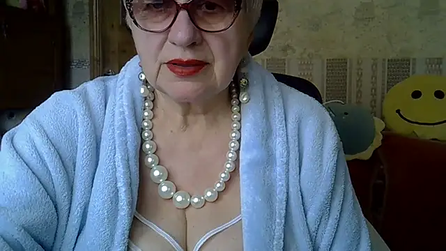 SweetCherry27 online show from April 11, 2026, 9:35 am