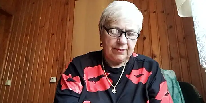 SweetCherry27 online show from June 22, 2026, 3:25 am