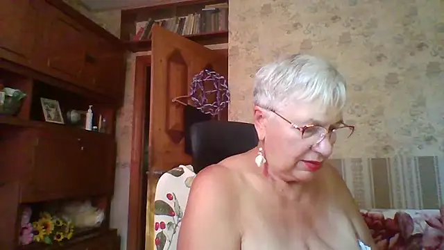 SweetCherry27 online show from August 1, 2026, 2:48 pm