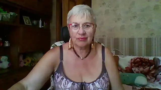 SweetCherry27 online show from August 3, 2026, 11:16 am