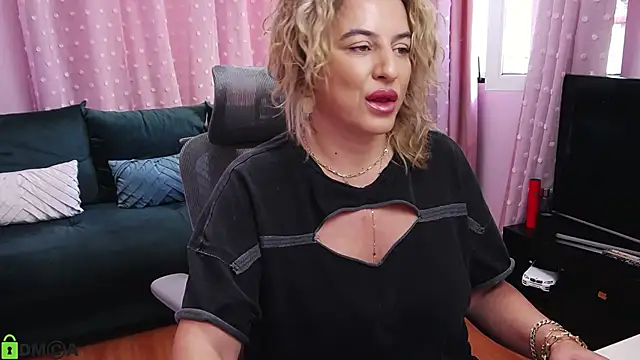 CarrieLoveX online show from September 22, 2025, 5:24 am