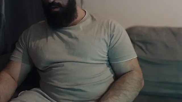 Snapshot of hugemachohandsome chatting on March 5, 2026, 10:05 pm hugemachohandsome online show from March 5, 2026, 10:05 pm