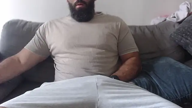 Snapshot of hugemachohandsome chatting on June 27, 2026, 6:52 am hugemachohandsome online show from June 27, 2026, 6:52 am