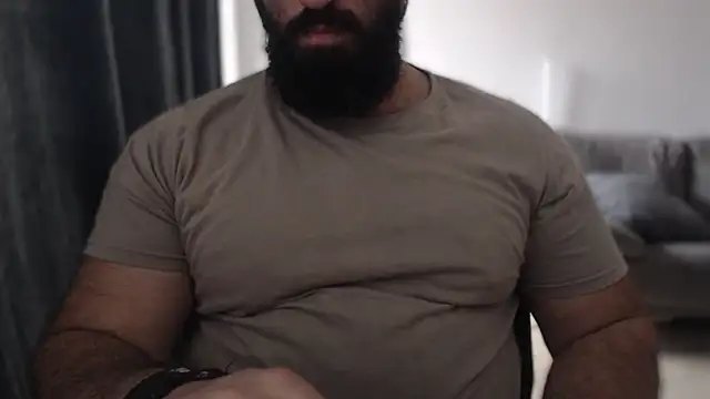 hugemachohandsome online show from November 7, 2025, 1:48 pm