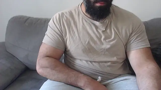 Snapshot of hugemachohandsome chatting on July 14, 2026, 7:35 am hugemachohandsome online show from July 14, 2026, 7:35 am