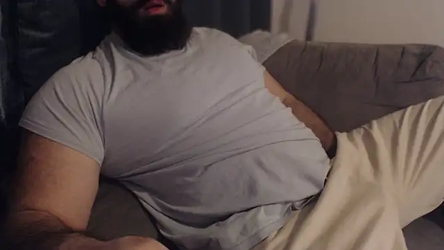 Snapshot of hugemachohandsome chatting on February 8, 2026, 9:56 pm hugemachohandsome online show from February 8, 2026, 9:56 pm