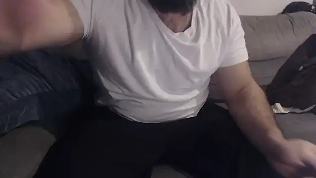 Snapshot of hugemachohandsome chatting on February 6, 2026, 10:50 pm hugemachohandsome online show from February 6, 2026, 10:50 pm