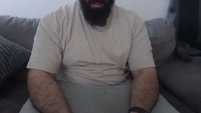 hugemachohandsome online show from April 29, 2026, 5:55 am