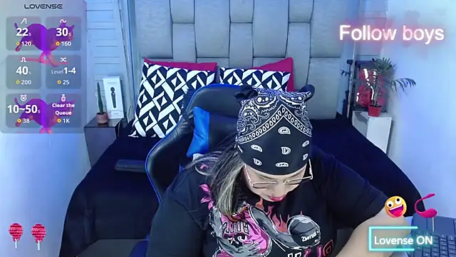 evelin zaens online show from November 20, 2025, 4:02 am