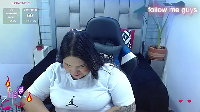 evelin zaens online show from June 16, 2026, 4:23 am