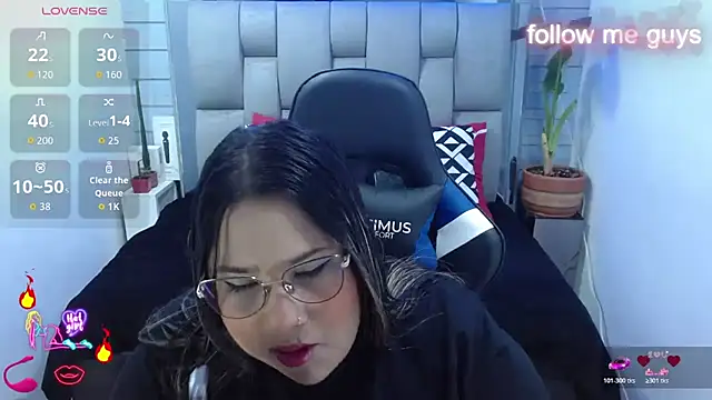 evelin zaens online show from June 11, 2026, 3:36 am