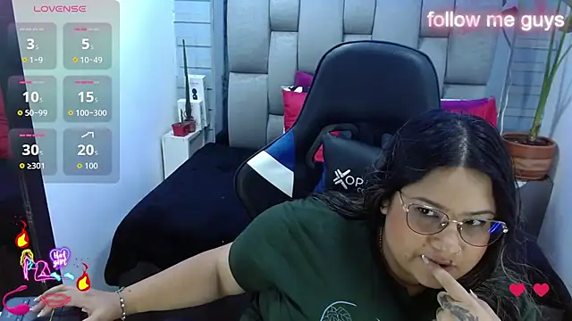 evelin zaens online show from August 3, 2026, 9:04 am