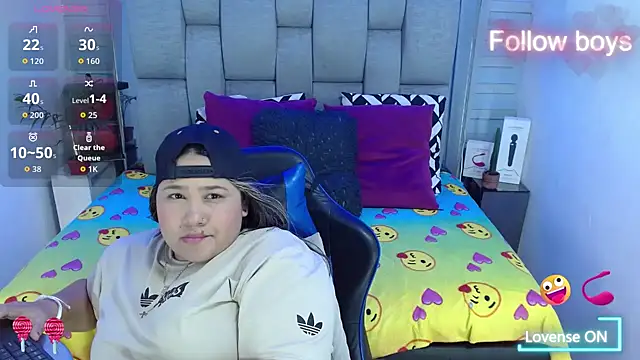 evelin zaens online show from November 3, 2025, 1:22 am