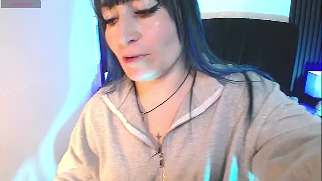 alicia moom online show from November 3, 2025, 6:00 pm