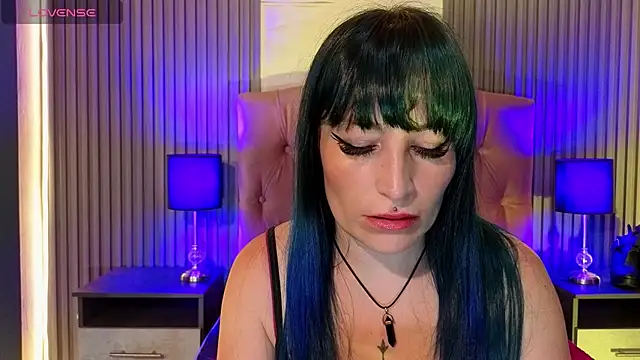 alicia moom online show from June 20, 2026, 8:36 pm