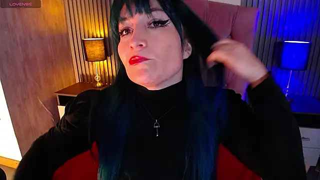 alicia moom online show from April 27, 2026, 7:56 pm