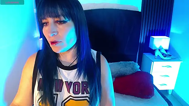 alicia moom online show from November 28, 2025, 7:25 pm