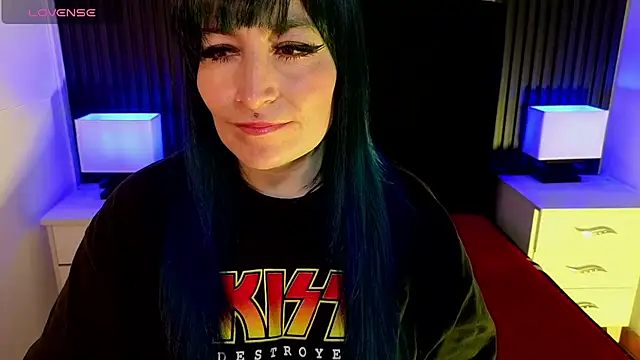 Snapshot of alicia_moom chatting on June 26, 2026, 8:03 pm alicia moom online show from June 26, 2026, 8:03 pm