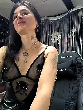 KikiXRed online show from February 4, 2025, 10:43 am