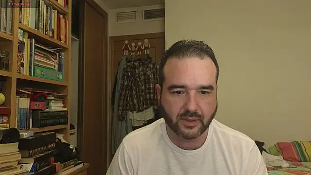 curiosillo83 online show from October 6, 2025, 4:19 pm