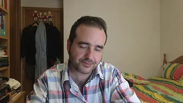 curiosillo83 online show from May 6, 2026, 4:44 pm