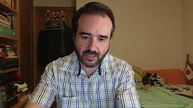 Snapshot of curiosillo83 chatting on July 7, 2026, 2:20 pm curiosillo83 online show from July 7, 2026, 2:20 pm