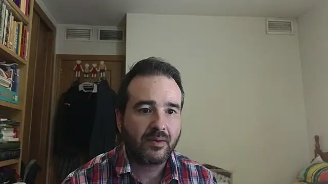 curiosillo83 online show from June 1, 2026, 2:39 pm