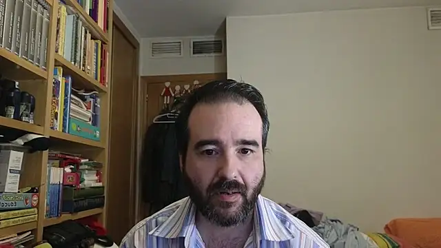 Snapshot of curiosillo83 chatting on July 18, 2026, 9:51 am curiosillo83 online show from July 18, 2026, 9:51 am