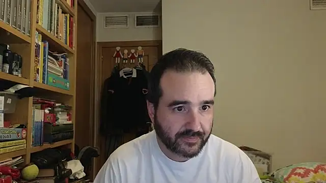 curiosillo83 online show from June 9, 2026, 4:08 pm