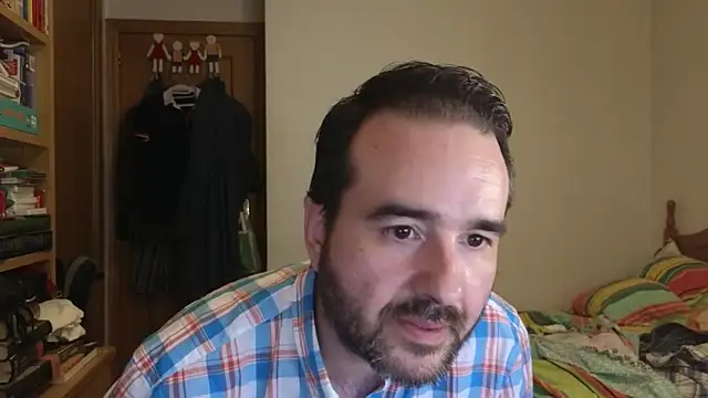 curiosillo83 online show from June 4, 2026, 3:38 pm