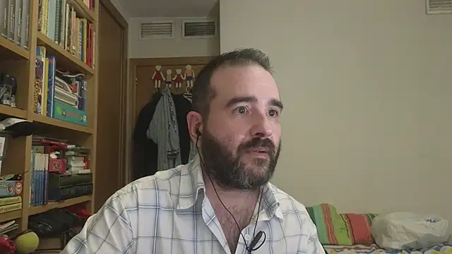 Snapshot of curiosillo83 chatting on July 28, 2026, 8:52 pm curiosillo83 online show from July 28, 2026, 8:52 pm