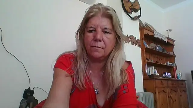 TrustfulVampire1 online show from May 5, 2026, 9:56 am