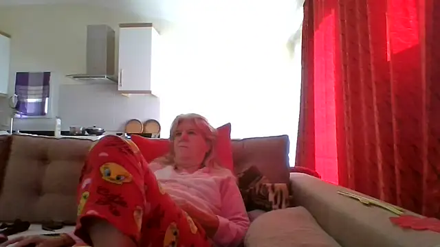 Snapshot of TrustfulVampire1 chatting on November 15, 2025, 6:17 am TrustfulVampire1 online show from November 15, 2025, 6:17 am