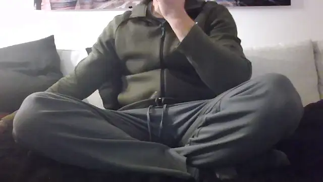 jouet75 online show from January 11, 2026, 8:38 pm