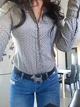 luxxe25 online show from November 27, 2025, 8:59 am