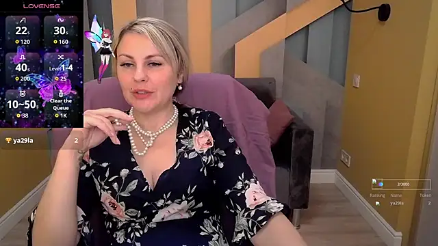 Candy Long online show from October 30, 2025, 7:17 am