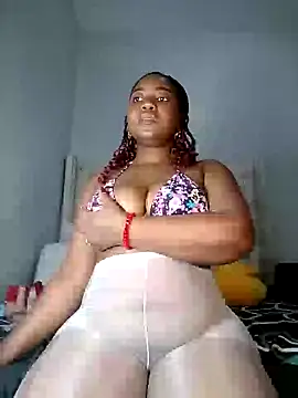 Snapshot of Sexypresh302 chatting on February 18, 2025, 1:43 am Sexypresh302 online show from February 18, 2025, 1:43 am