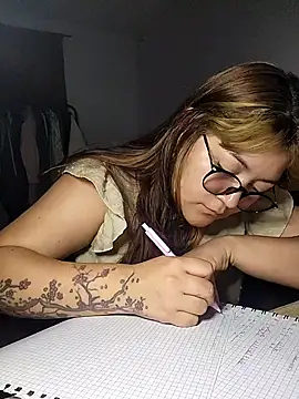 Sakura 0505 online show from September 17, 2025, 11:40 pm