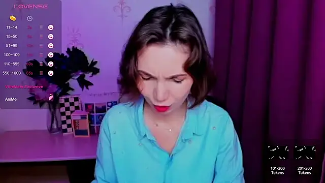 KindHazelHere  online show from July 26, 2026, 1:23 am