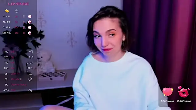 KindHazelHere  online show from November 13, 2025, 7:29 pm