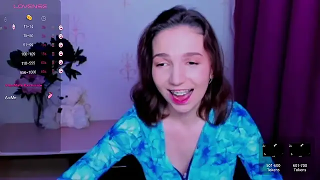 KindHazelHere  online show from June 20, 2026, 4:28 am