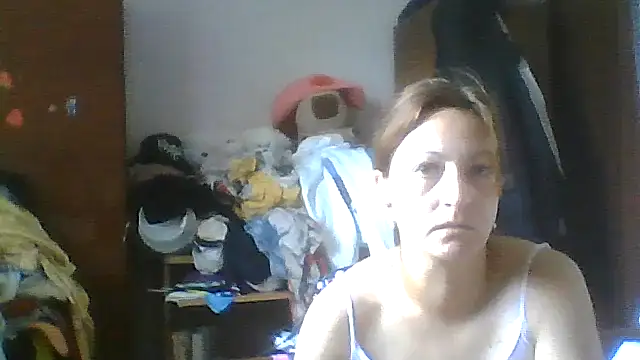 ShawnaAdams online show from July 4, 2026, 10:43 am