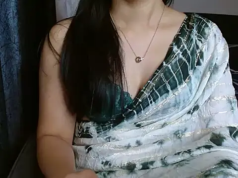 Snapshot of Divyani chatting on January 15, 2025, 11:30 pm Divyani online show from January 15, 2025, 11:30 pm