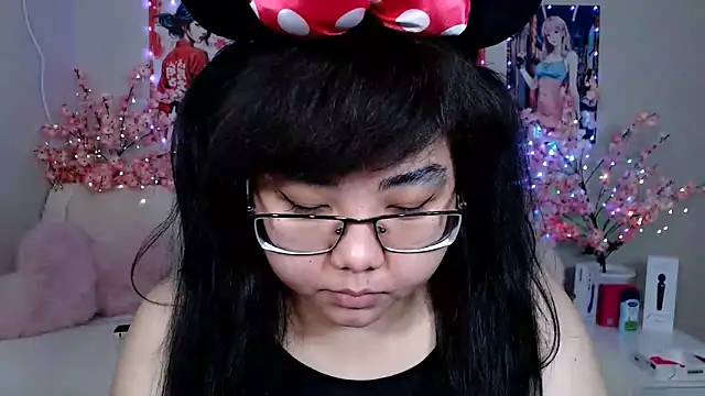 Moertomlly online show from April 23, 2026, 3:24 am