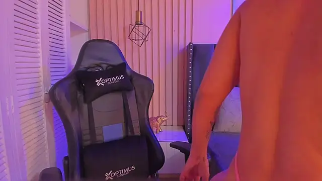 ashlye miller  online show from March 21, 2025, 3:55 am