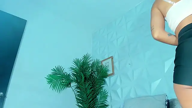 Hellen Sky online show from October 3, 2025, 7:15 pm