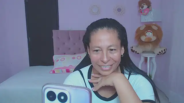 mature martina online show from February 9, 2026, 6:39 pm