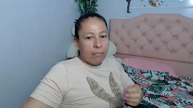 mature martina online show from September 26, 2025, 11:11 pm