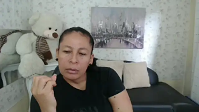 mature martina online show from May 4, 2026, 8:44 pm